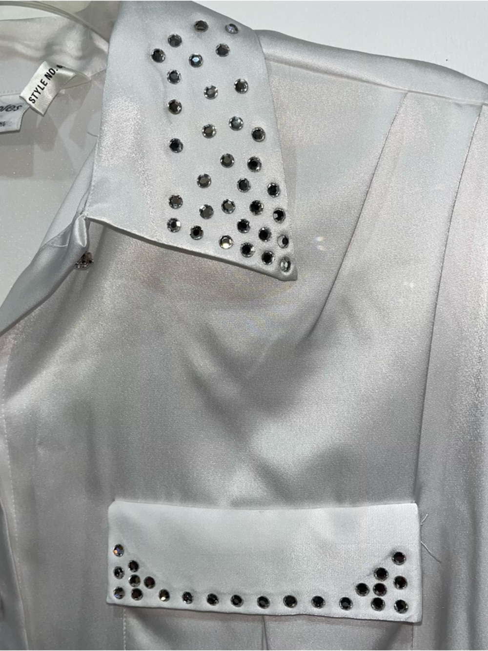 Vintage JH Collectibles White Satin Button-Up Shirt w/ Studded Collar & Pockets - Picture 5 of 9